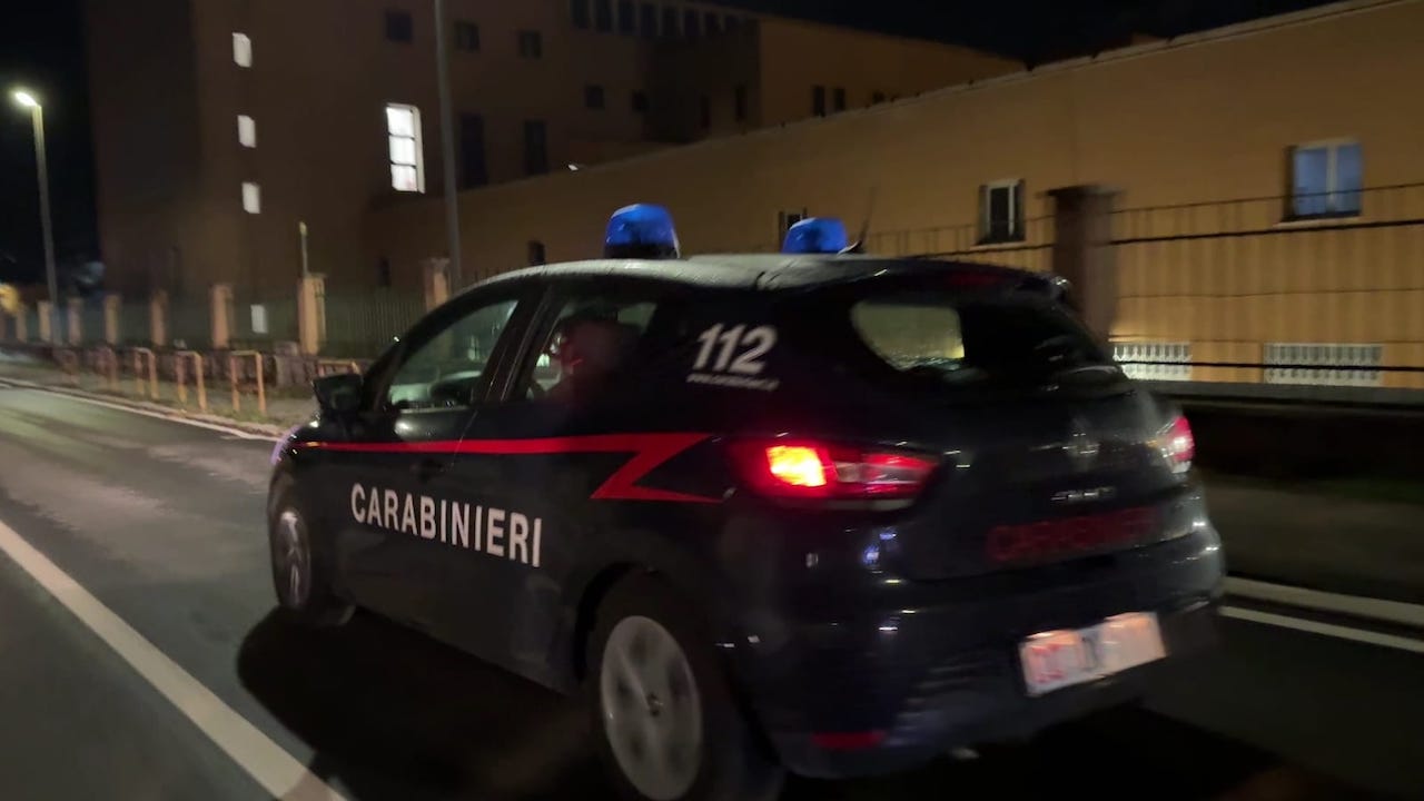 Roma, 16enne accoltellato in una rissa ad Arco di Travertino: ragazzo arrestato per tentato omicidio