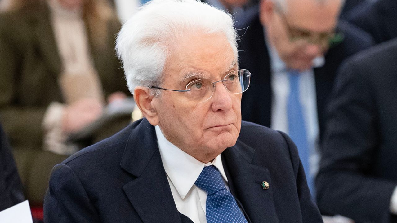 sergio mattarella manganelli proteste pisa firenze