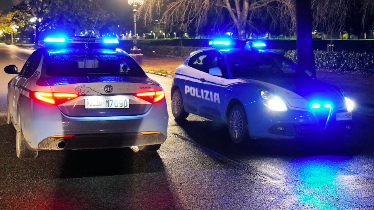 Su un’auto rubata scappano all’alt della polizia: inseguimento alle porte di Roma