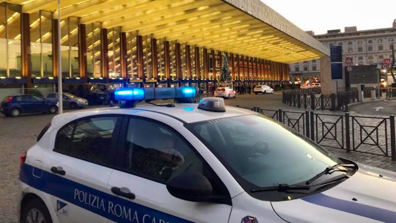 Furto di bagagli alla stazione Termini, ritrovati grazie al gps di un iPad