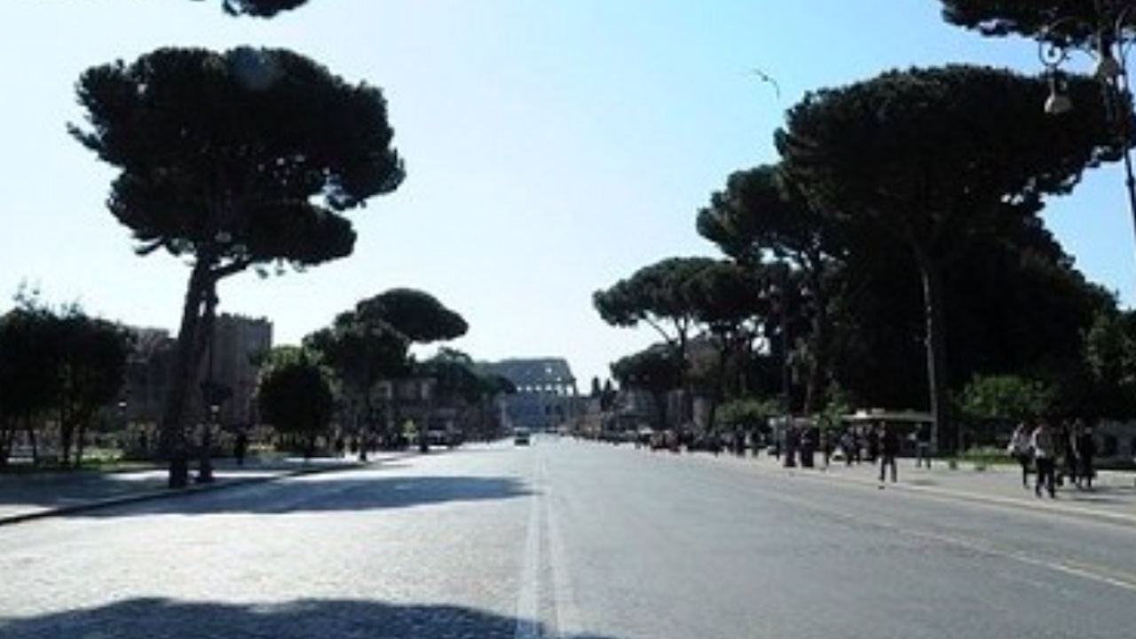 Ultima domenica ecologica a Roma, il 24 marzo stop alle auto nella fascia verde: gli orari