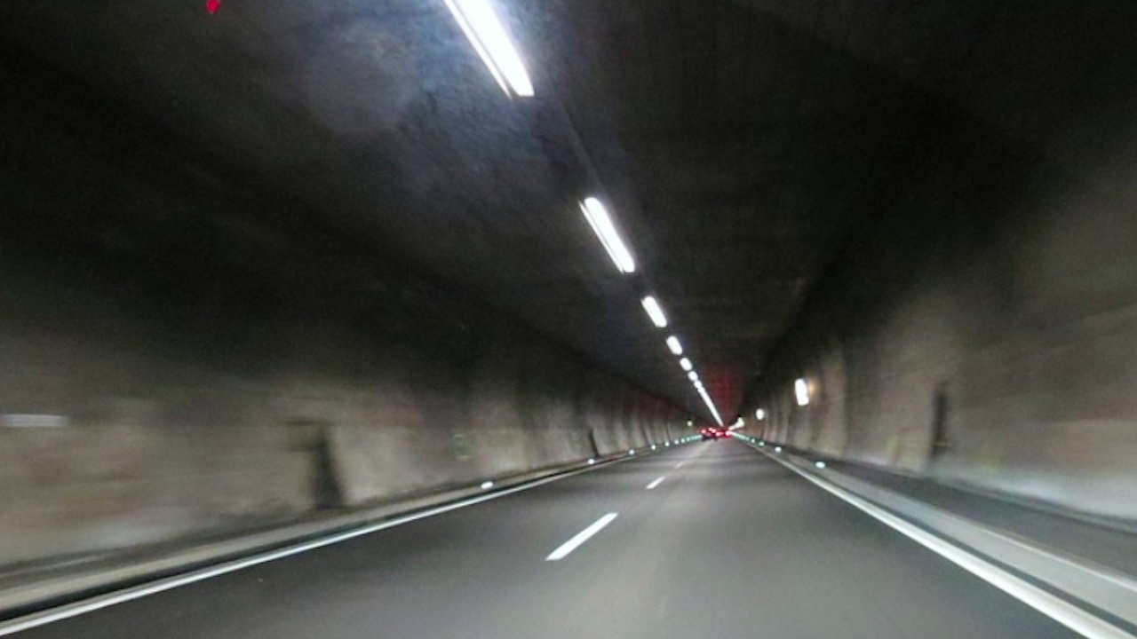 Roma, pioggia di multe nella Galleria Giovanni XXIII: limite di 70 km/h superato da migliaia di automobilisti