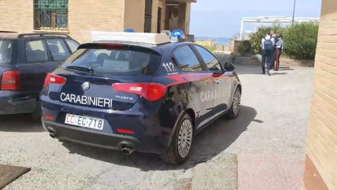 Ardea, sgomberata colonia estiva occupata sul lungomare