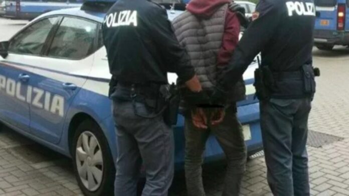 Roma, atti osceni davanti all'asilo: arrestato 58enne