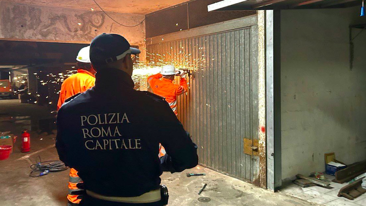 Tor Bella Monaca, nuovi controlli nei box abusivi di via dell'Archeologia