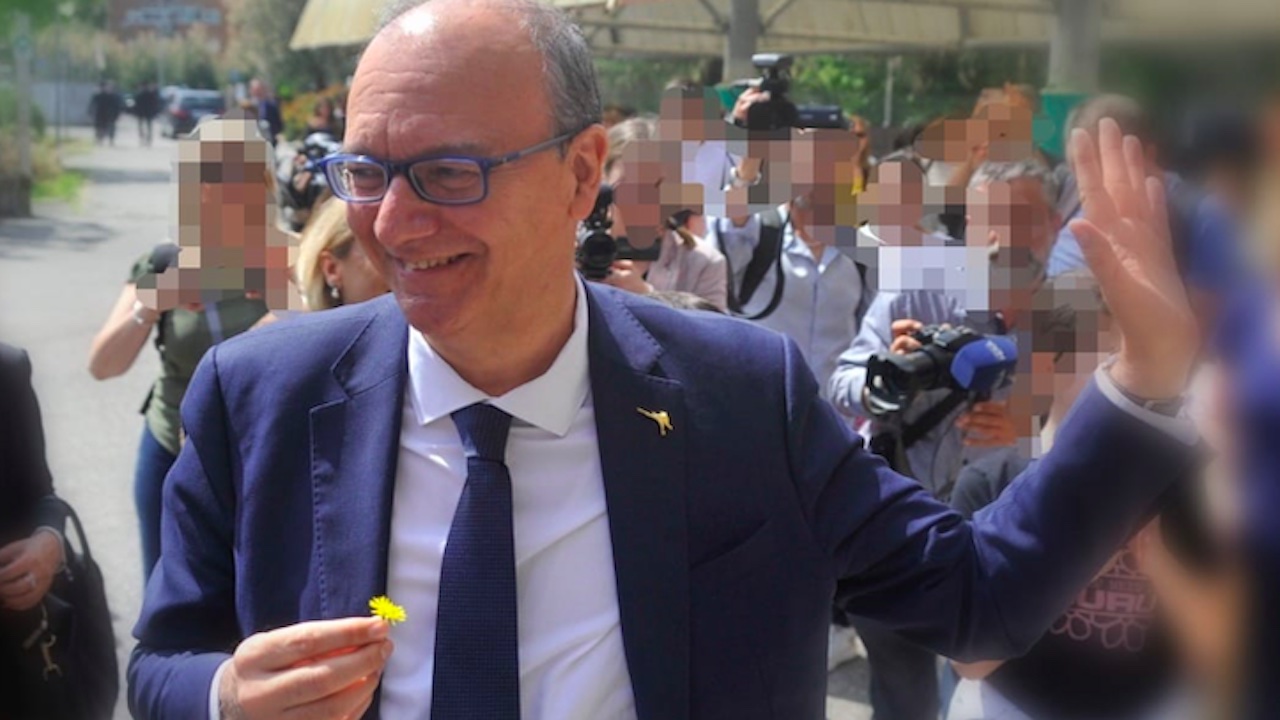 Maestra aggredita da mamma alunno, Valditara a Ostia: 