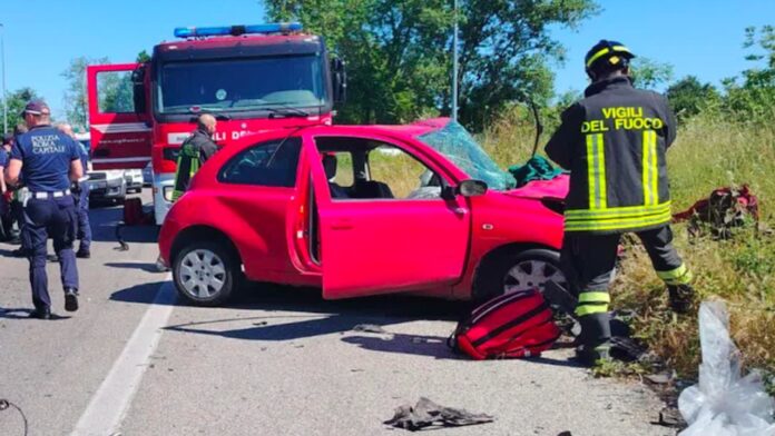 Roma, scontro frontale tra due auto sulla Cassia: 3 feriti, due sono gravi