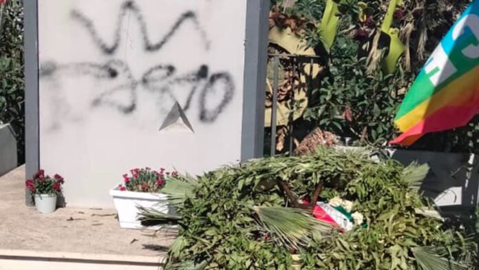 Roma, vandalizzato il monumento a Matteotti a Riano: 